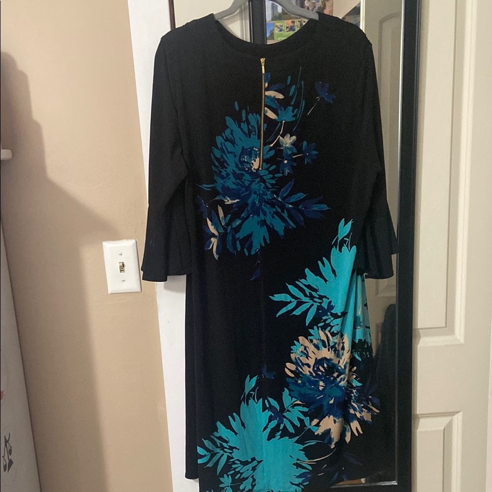 Roz & Ali Black and Blue Midi Dress with 3/4 Sleeves - Picture 2 of 2